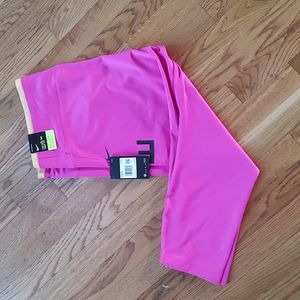 NWT: Women’s Nike plus pink dry fit cropped tights